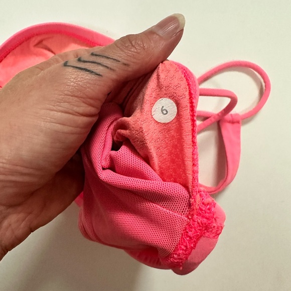 Lululemon Sports Bra Size 6 - Picture 6 of 6